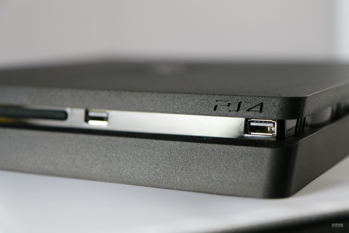 PS4 Slim