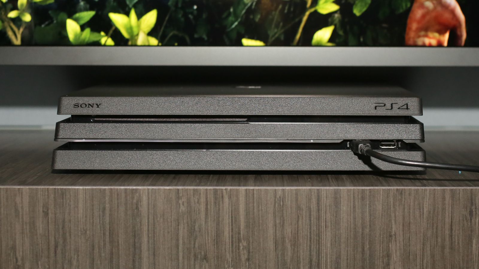 Compare as versões: PlayStation 4 padrão, Slim e Pro 3 playstation-4-pro-frontal-botoes