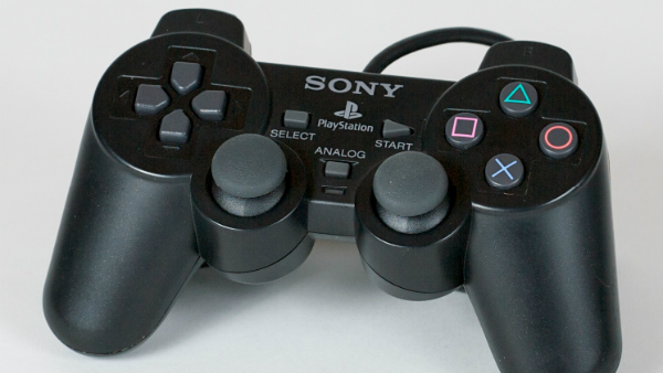 A revolução do botão analógico: uma nova experiência 2 Analógico - Dualshock